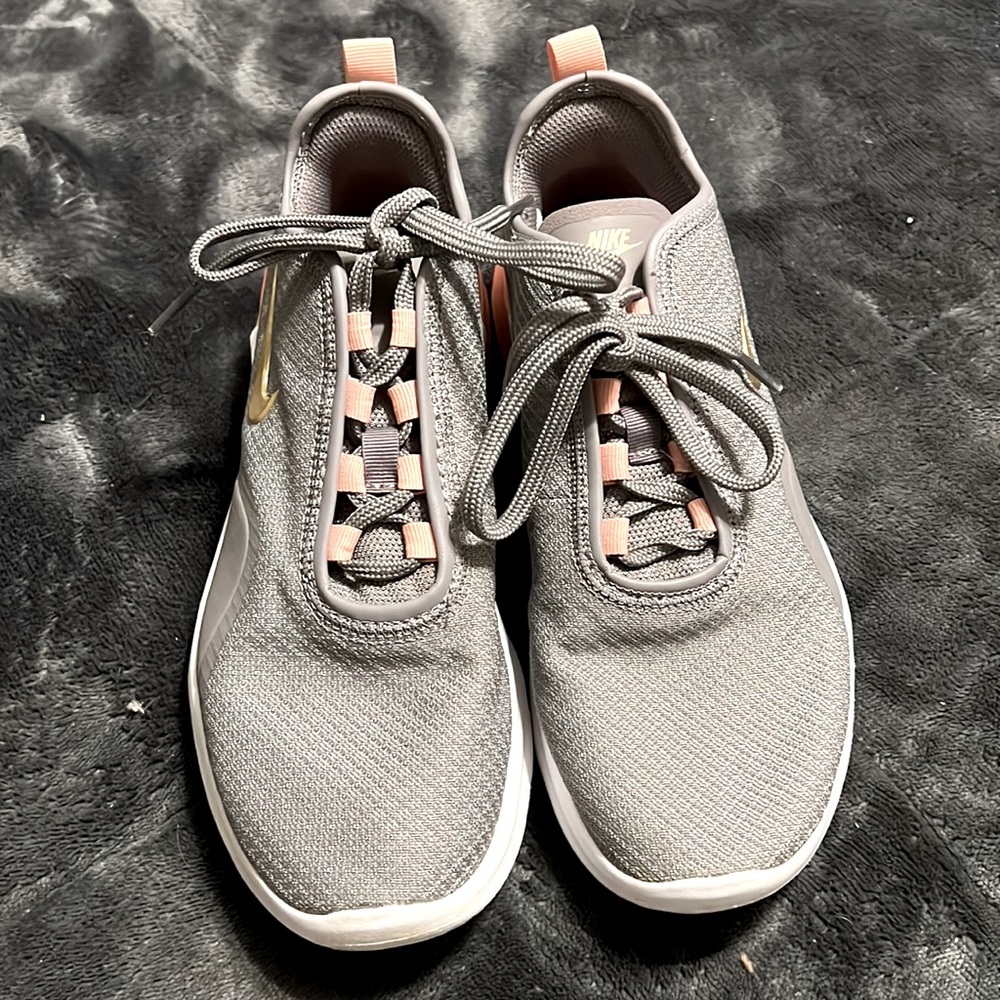 Size 6 Nike Air Max